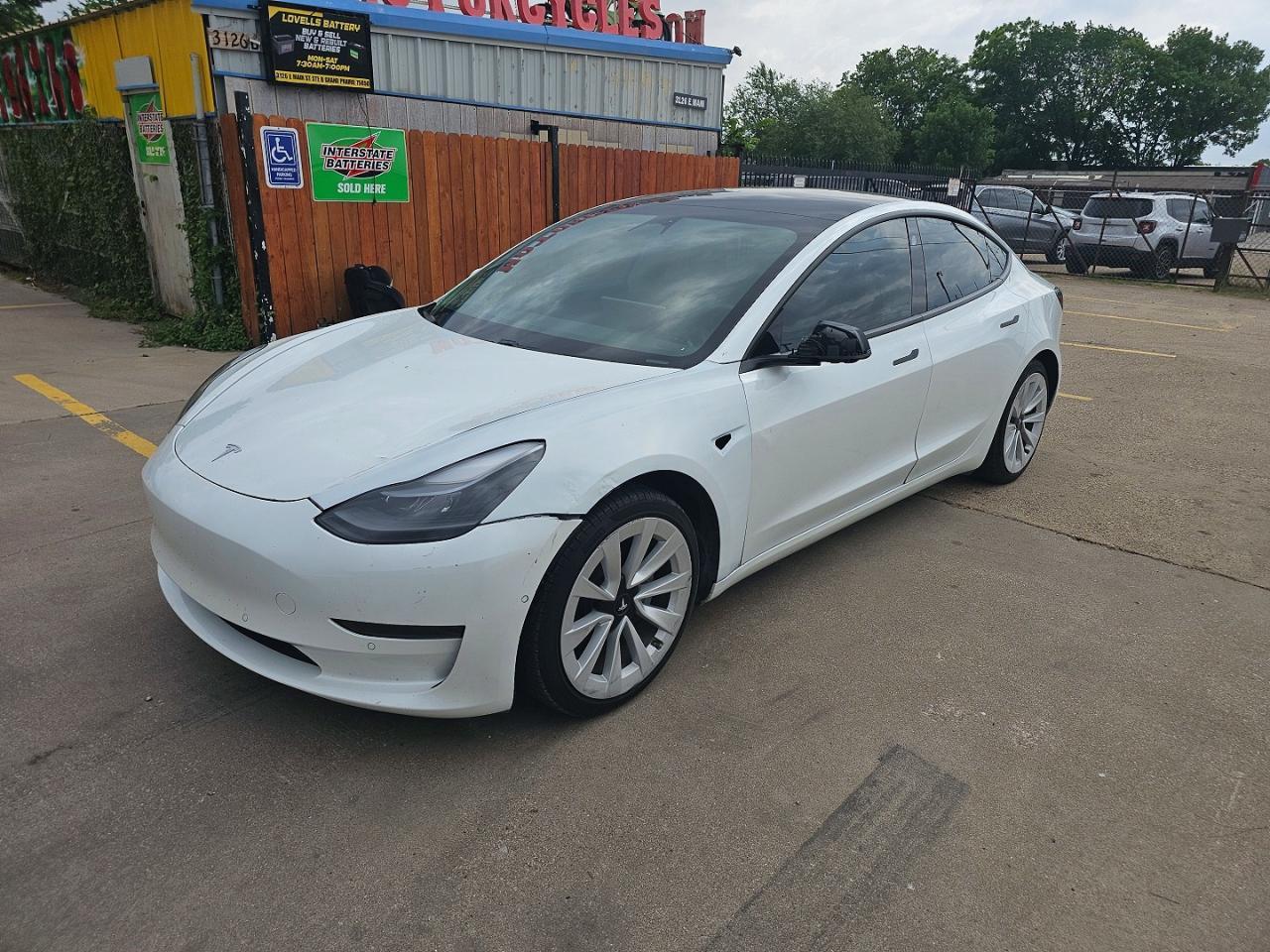 2021 Tesla Model 3 - zdjęcie 2