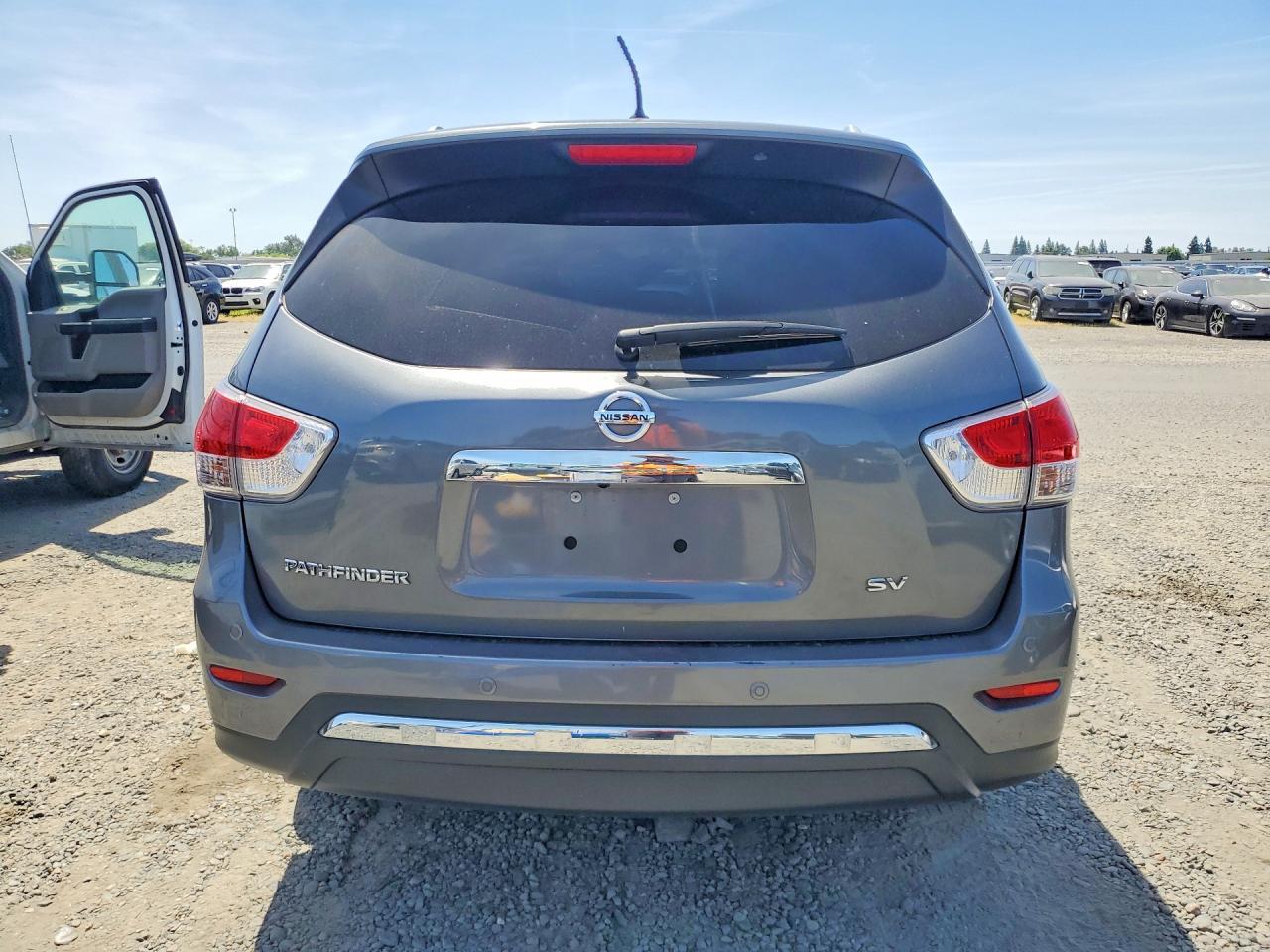 2015 Nissan Pathfinder S - zdjęcie 6
