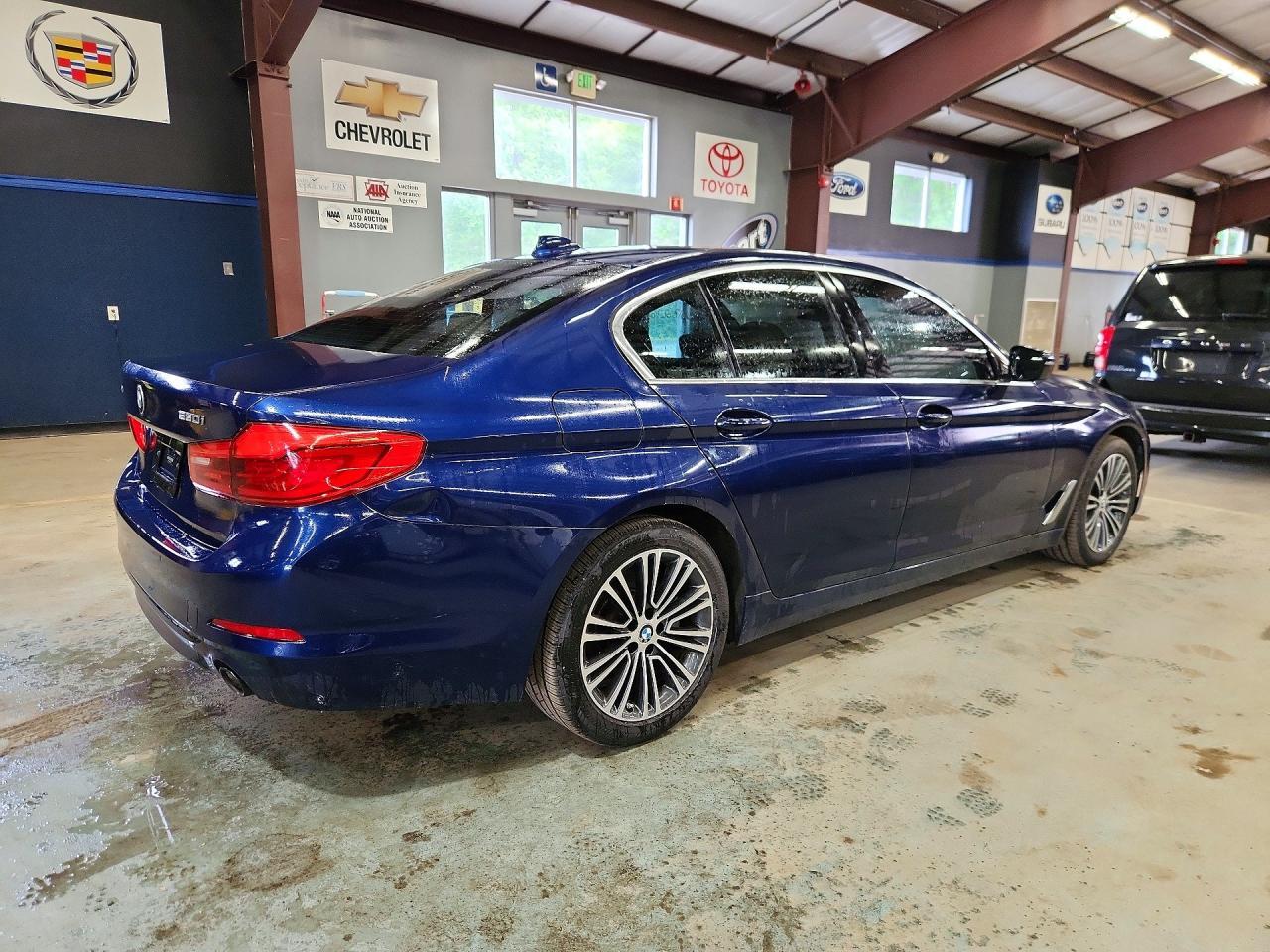 2020 BMW 530 Xi - zdjęcie 3
