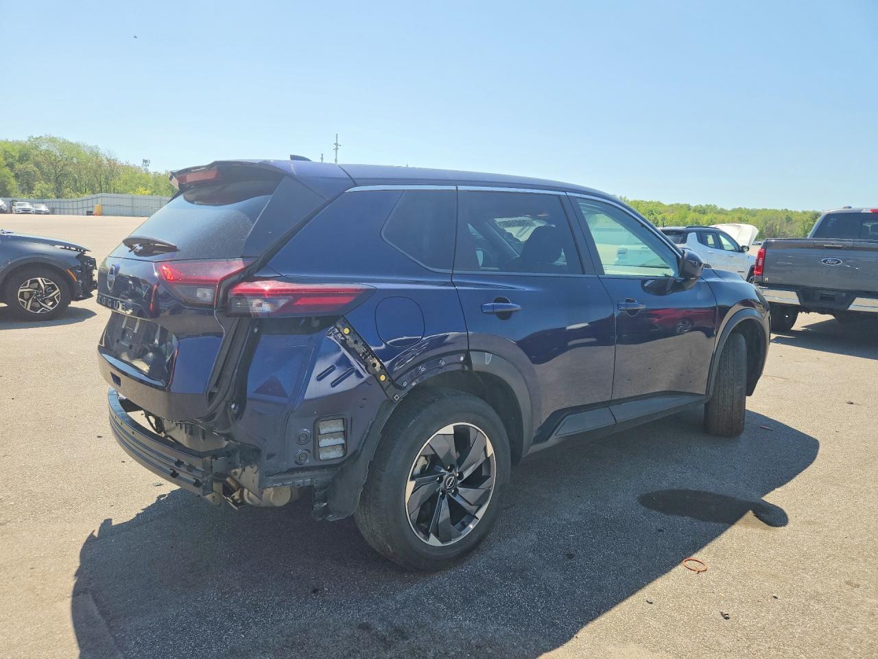 2025 Nissan Rogue Sv - zdjęcie 3
