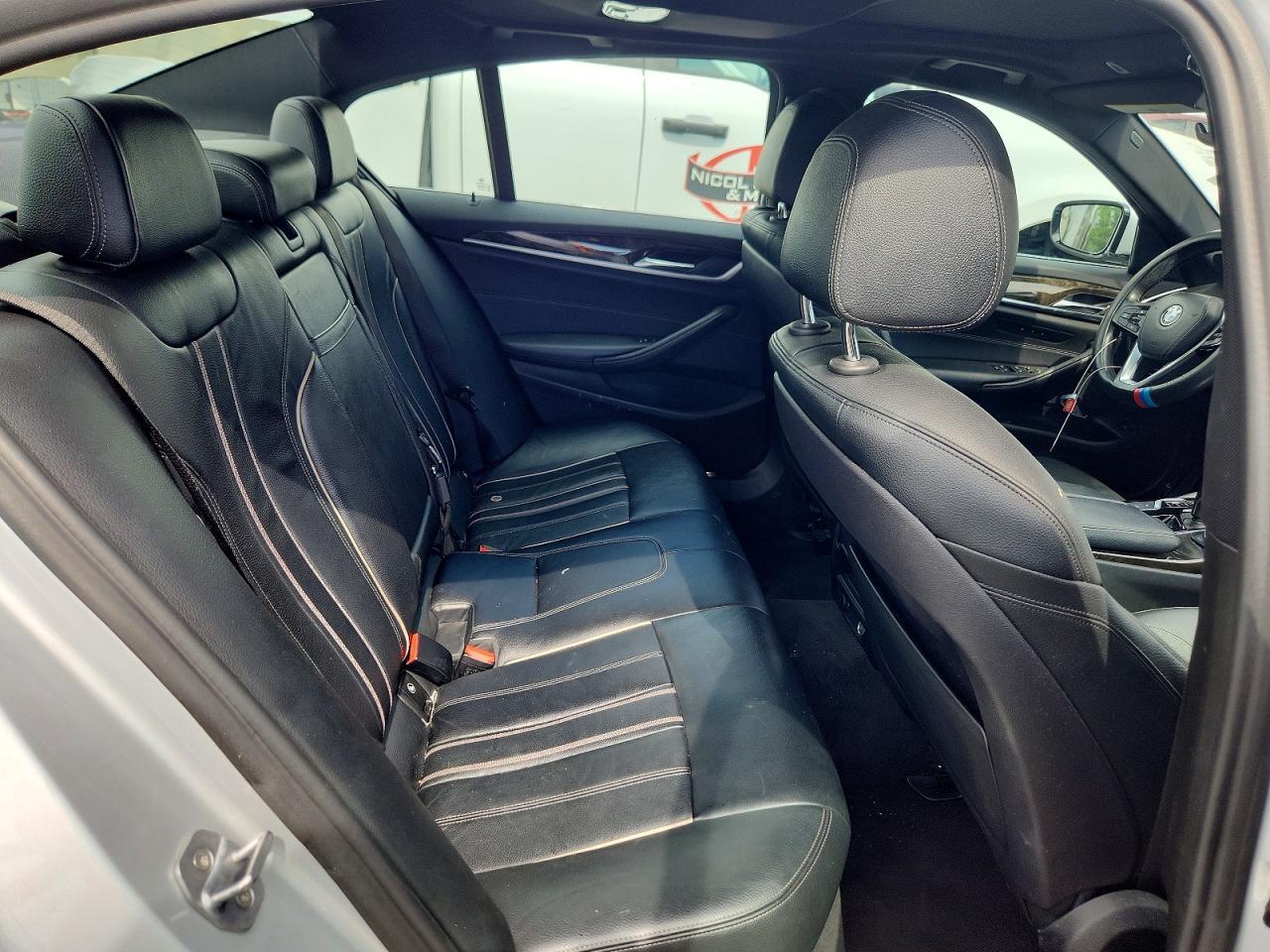2019 BMW 530 I - zdjęcie 10