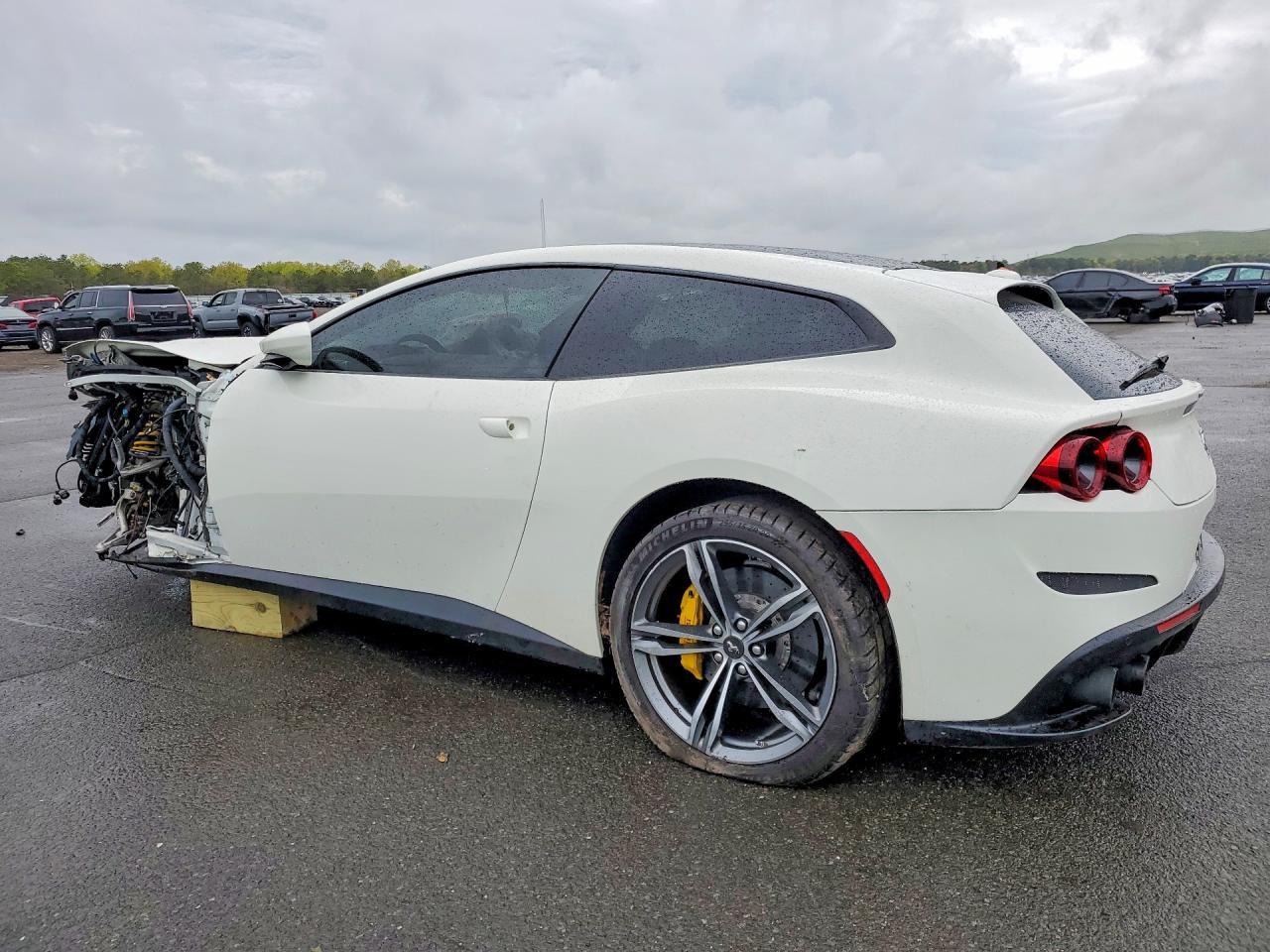 2020 Ferrari Gtc4 Lusso - zdjęcie 2