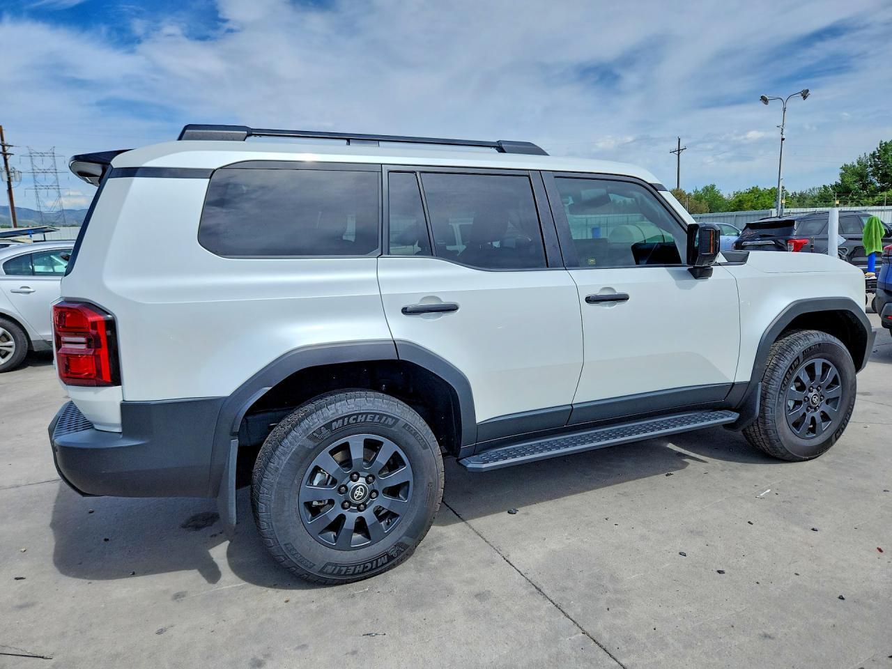 2024 Toyota Land Cruiser Base - zdjęcie 3
