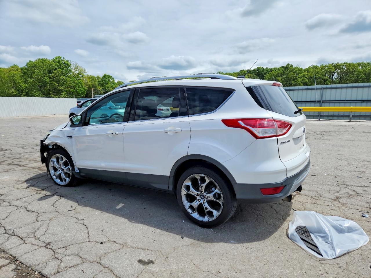 2013 Ford Escape Titanium - zdjęcie 2