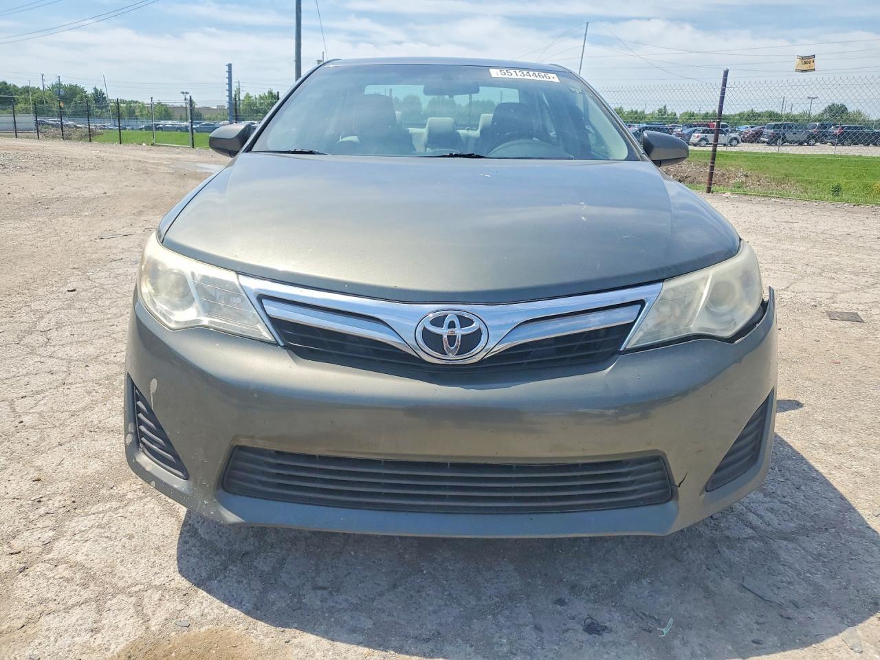 2013 Toyota Camry Le - zdjęcie 5