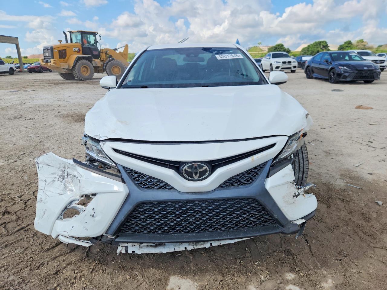 2020 Toyota Camry Se - zdjęcie 5