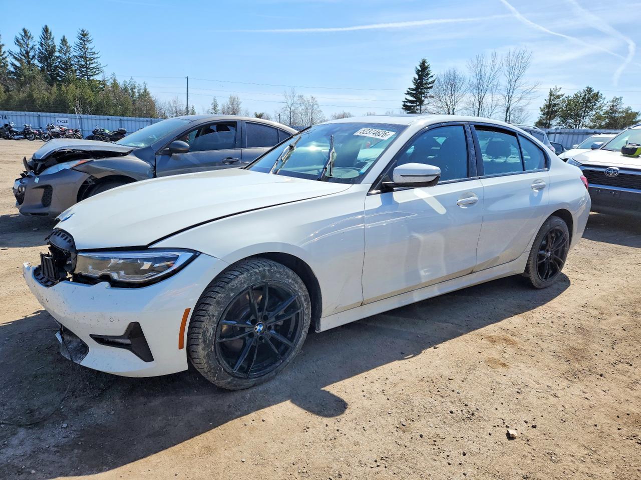 2021 BMW 330Xi - zdjęcie główne