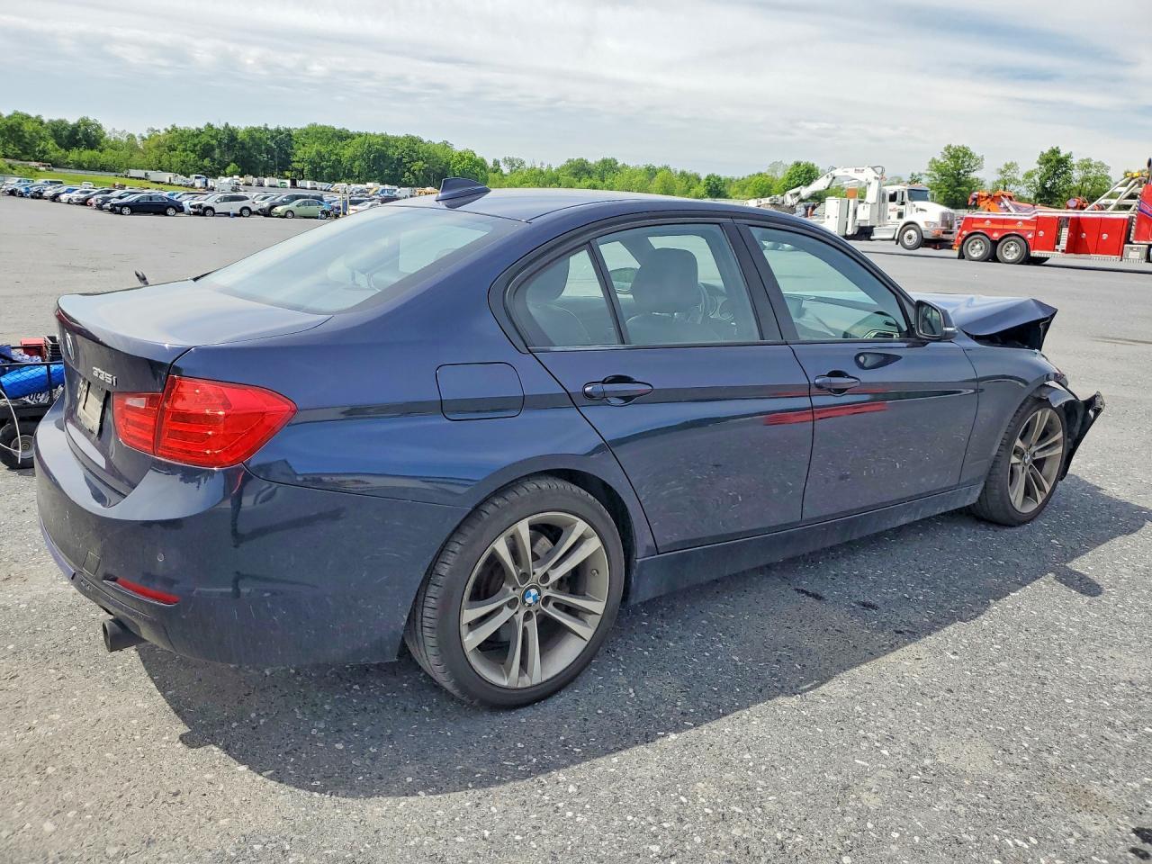 2014 BMW 335 Xi - zdjęcie 3