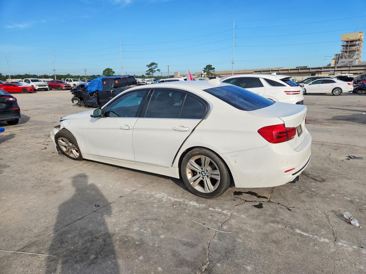 2017 BMW 330 I - zdjęcie 2