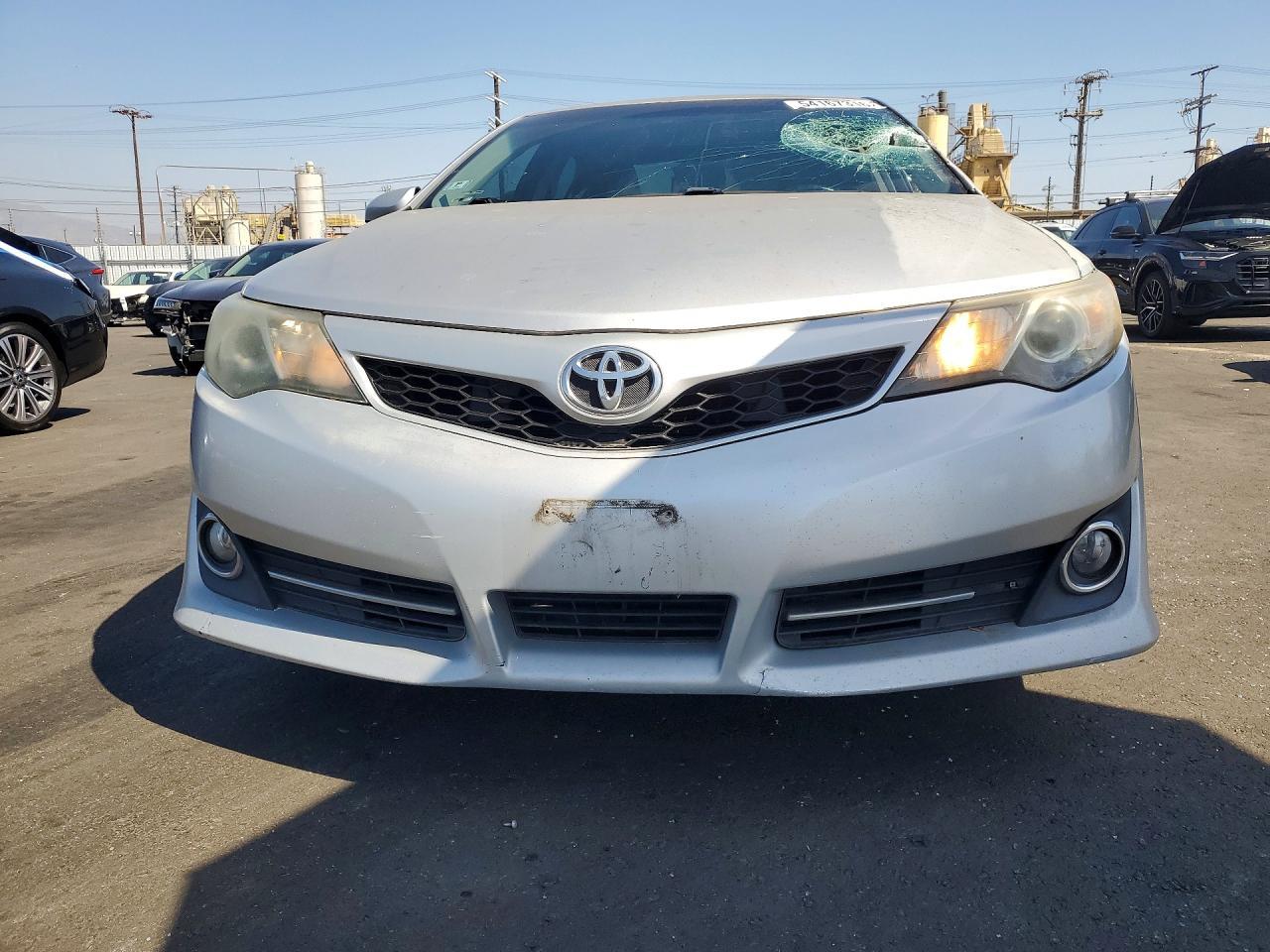 2014 Toyota Camry Se - zdjęcie 5