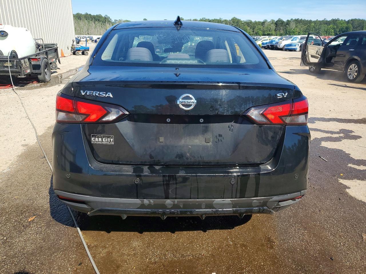 2021 Nissan Versa Sv - zdjęcie 6