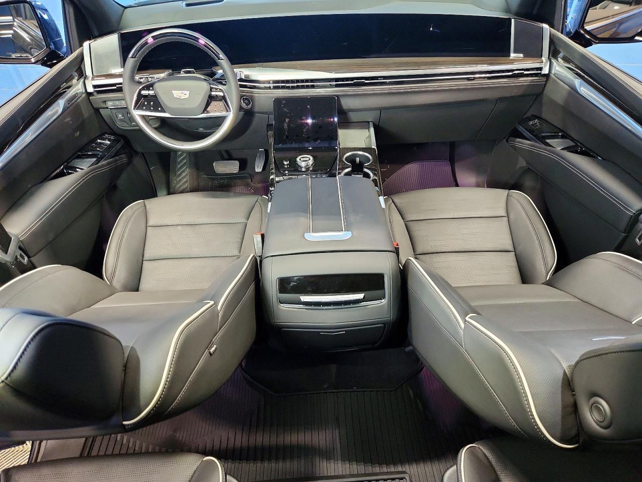 2025 Cadillac Escalade Premium Luxury - zdjęcie 8