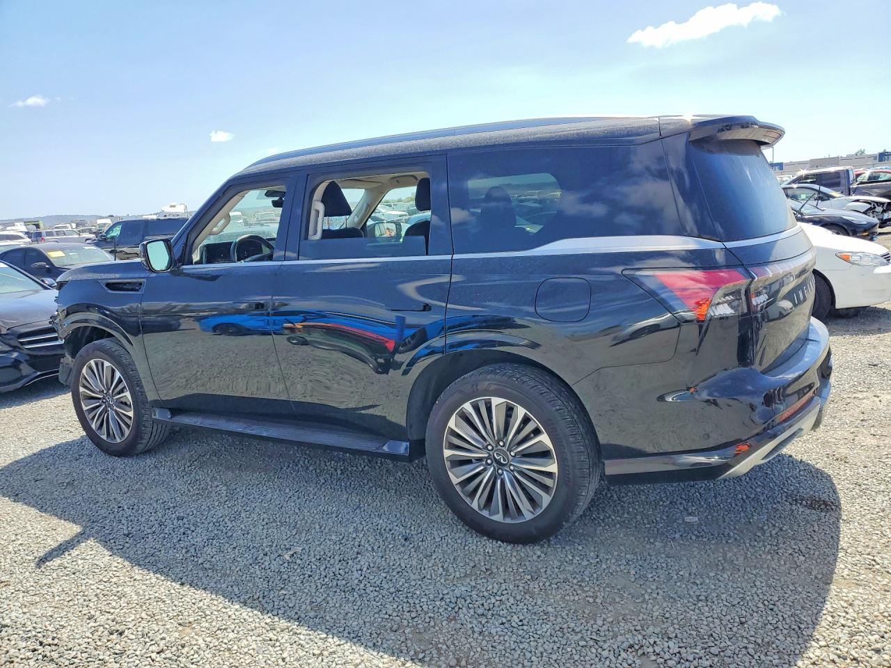 2025 Infiniti Qx80 Luxe - zdjęcie 2