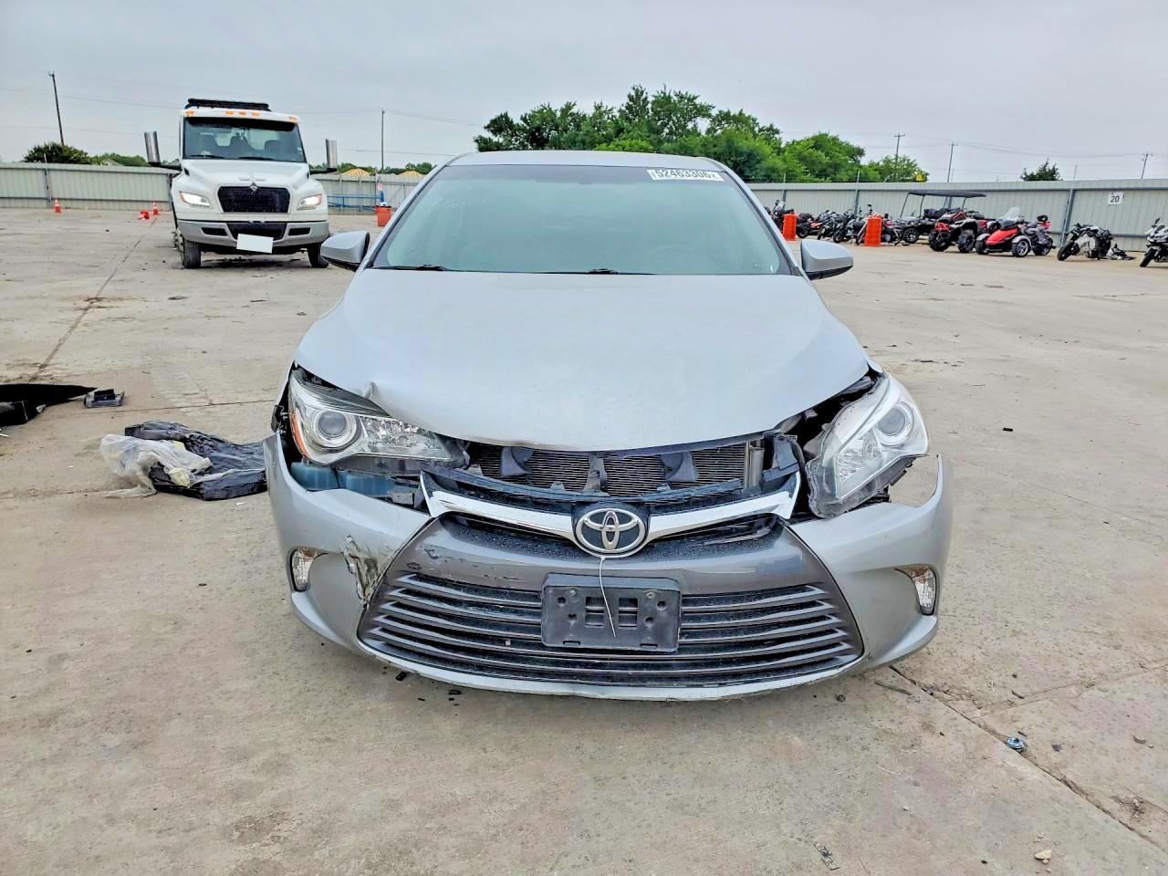 2015 Toyota Camry Le - zdjęcie 5