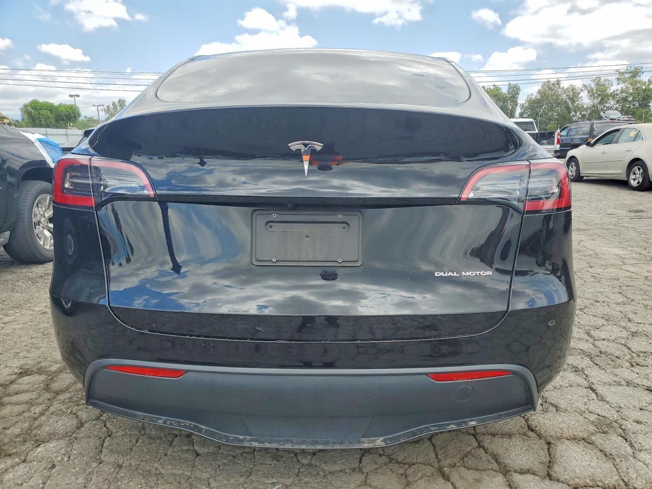 2023 Tesla Model Y - zdjęcie 6