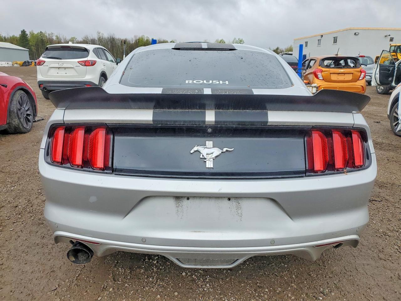 2016 Ford Mustang - zdjęcie 6