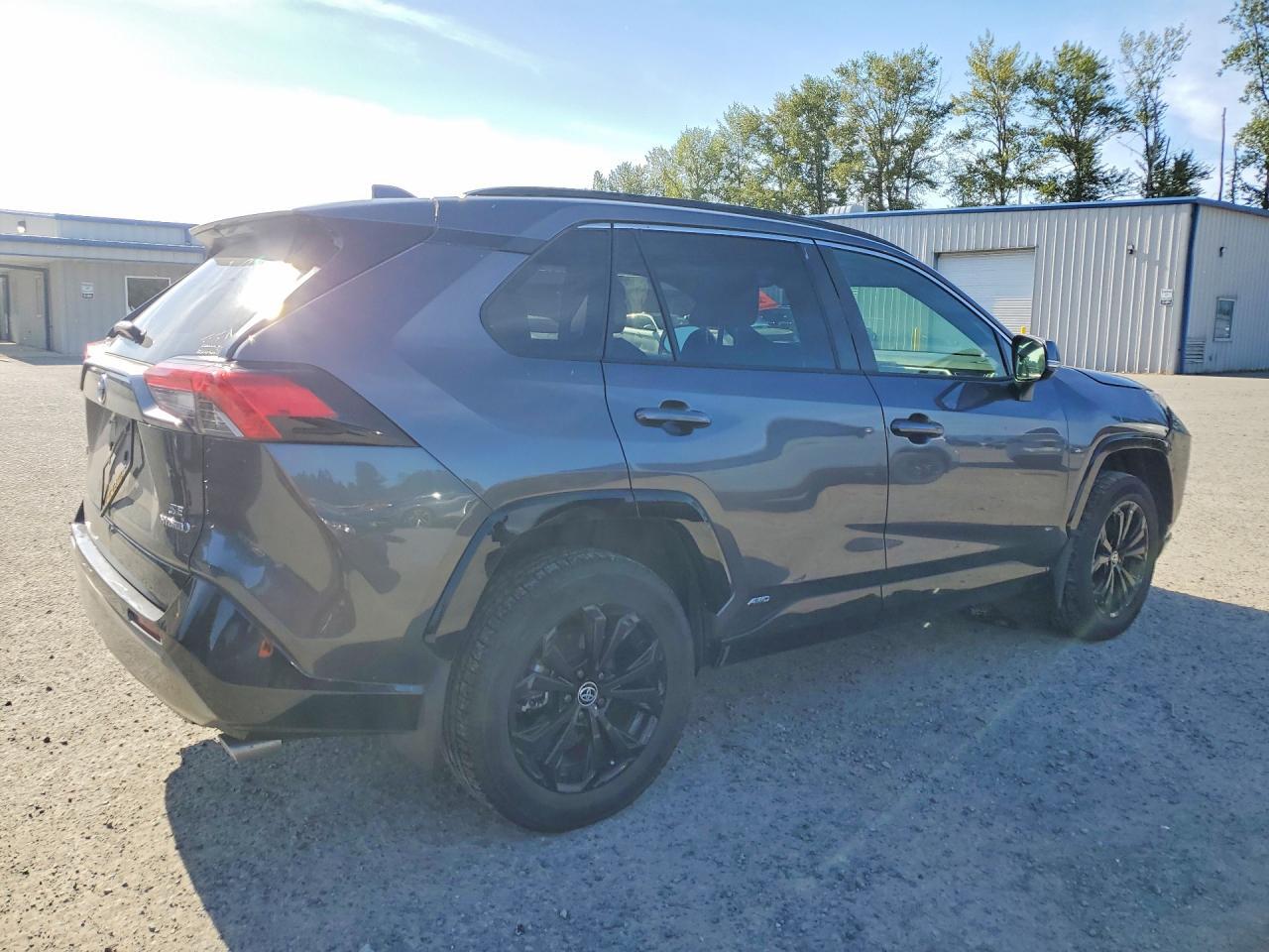 2022 Toyota Rav4 Se - zdjęcie 3