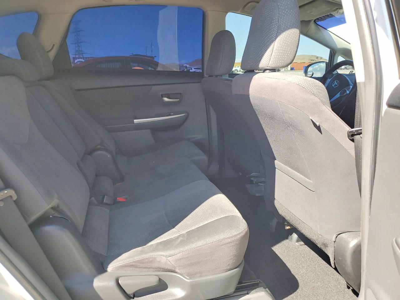 2014 Toyota Prius V Three - zdjęcie 10