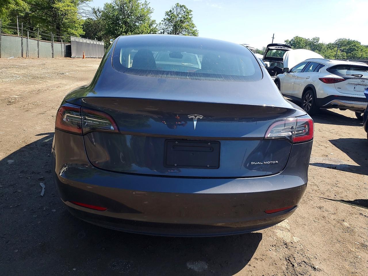 2022 Tesla Model 3 - zdjęcie 6