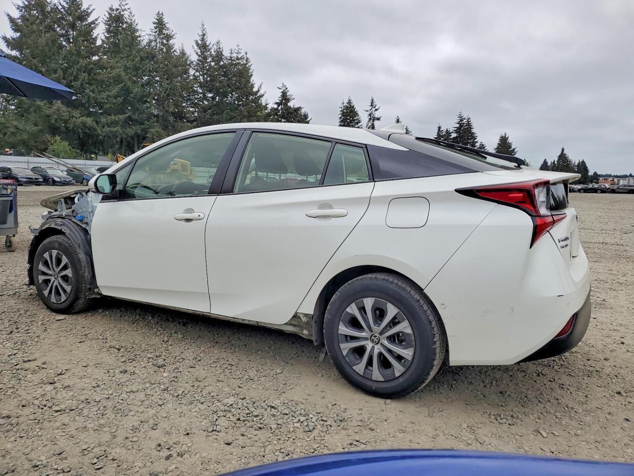 2019 Toyota Prius Le Awd-E - zdjęcie 2