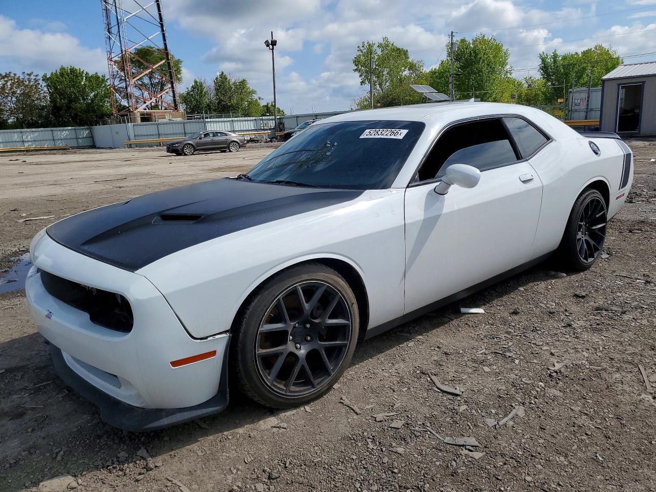 2016 Dodge Challenger R - zdjęcie główne