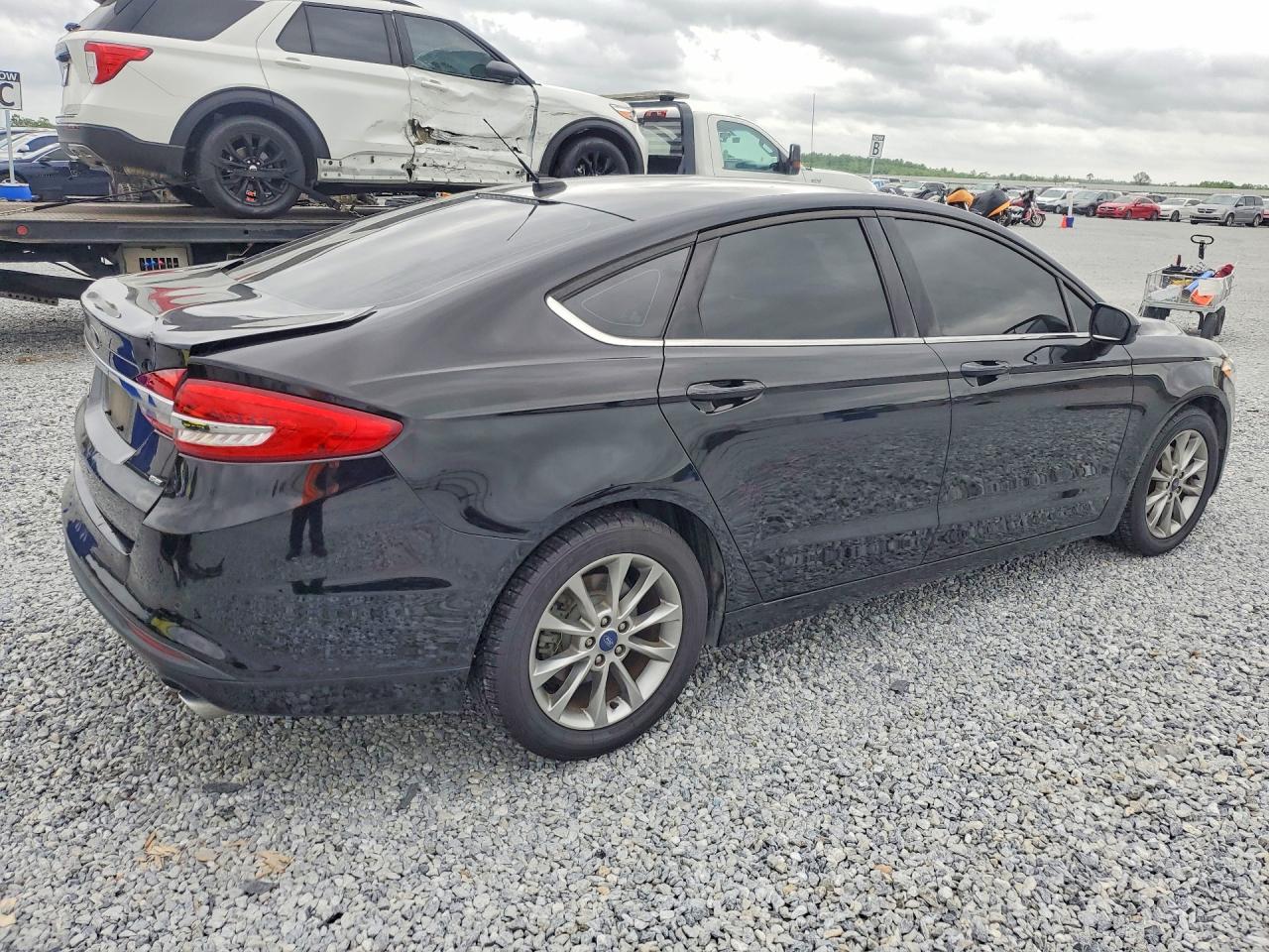 2017 Ford Fusion - zdjęcie 3