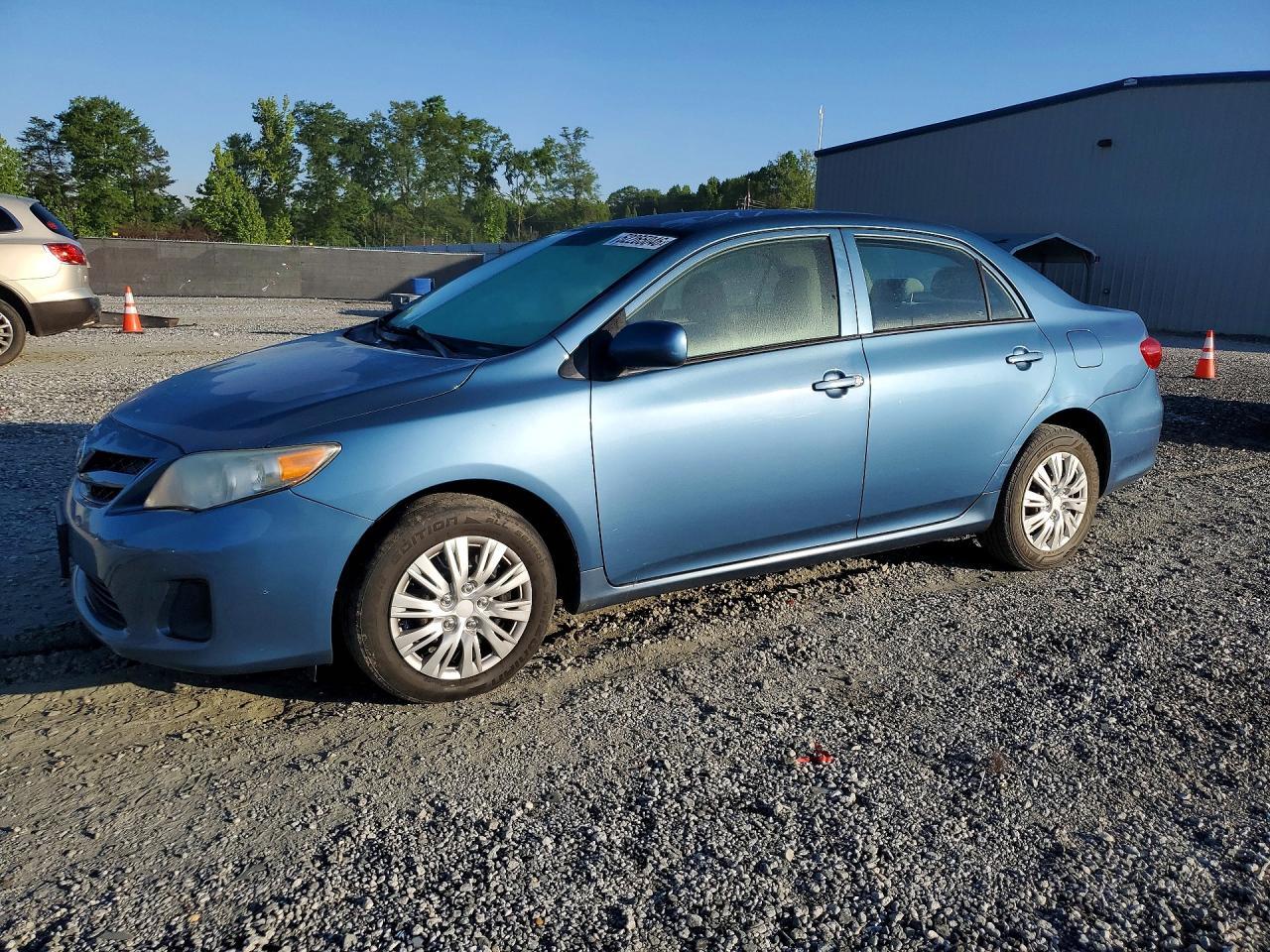 2013 Toyota Corolla L - zdjęcie główne
