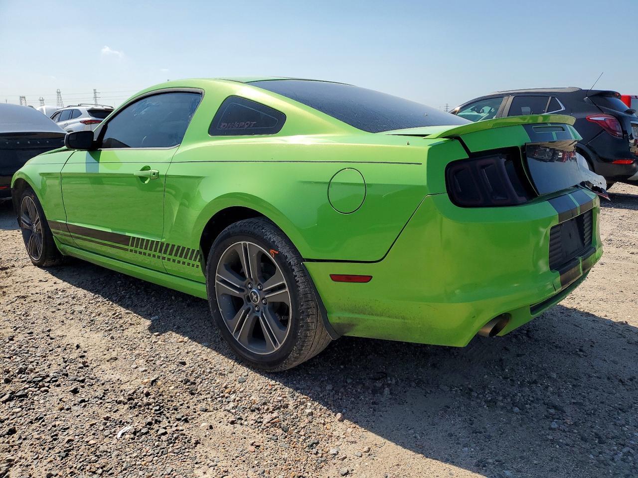 2013 Ford Mustang - zdjęcie 2
