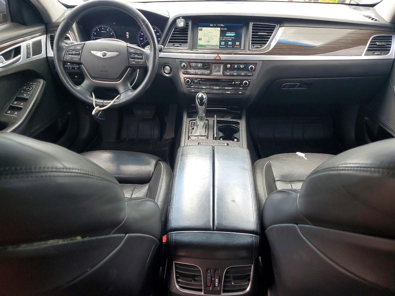 2016 Hyundai Genesis 3.8L - zdjęcie 8