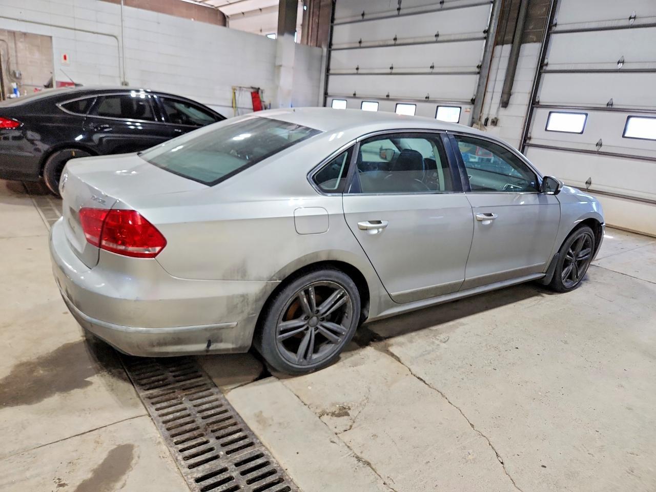 2014 Volkswagen Passat 2.0L Tdi Sel Premium - zdjęcie 3