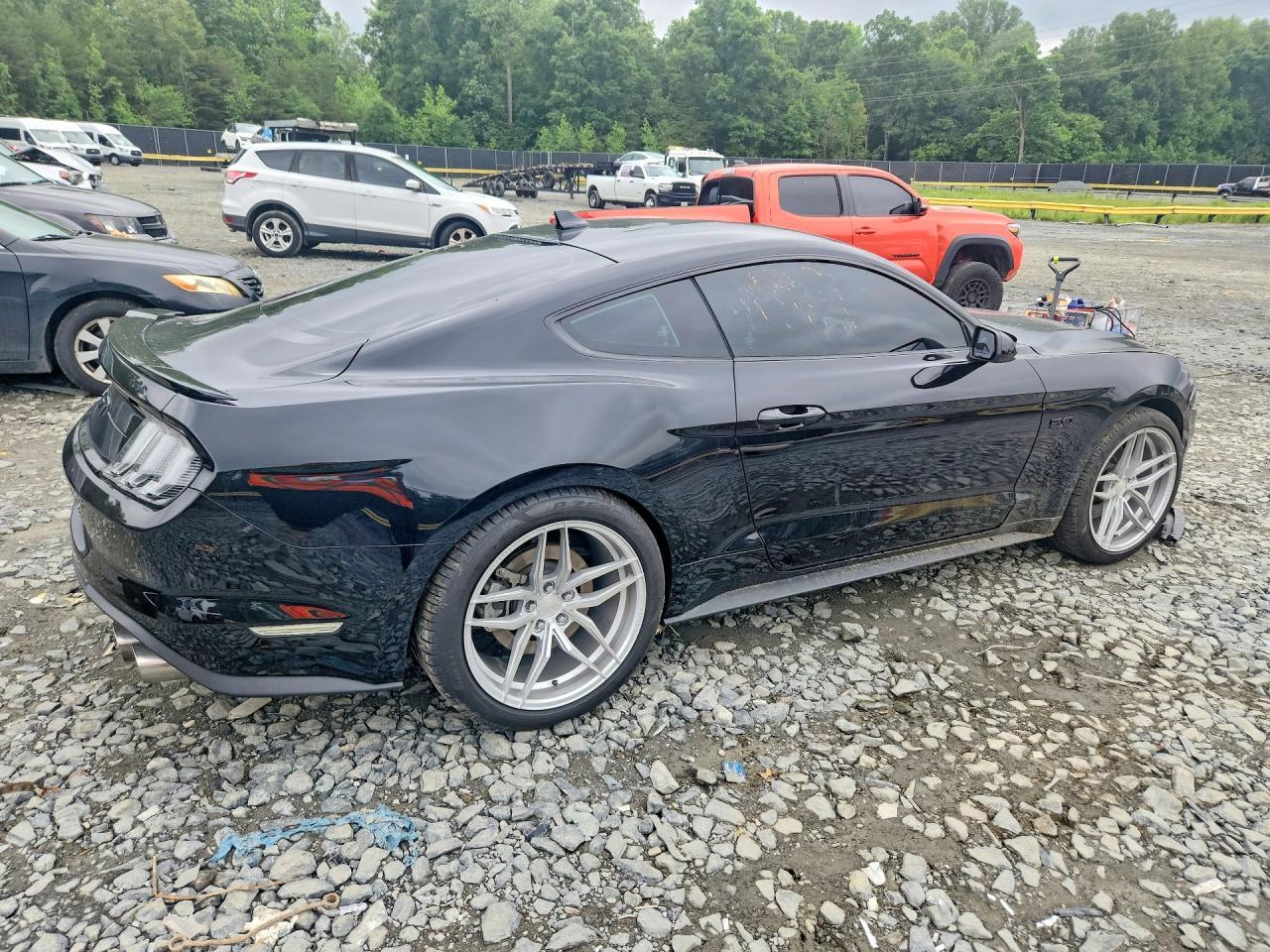 2022 Ford Mustang Gt - zdjęcie 3