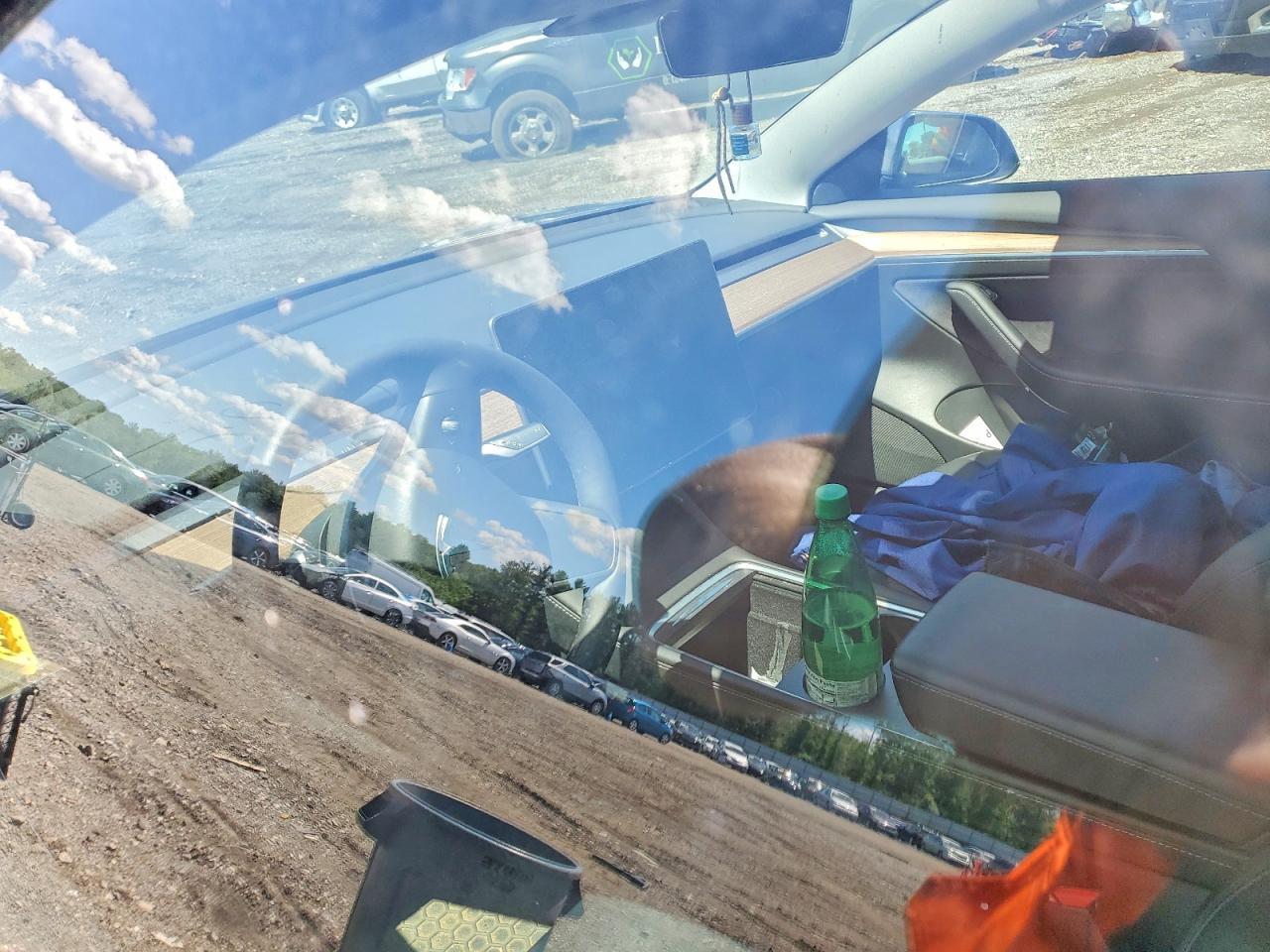 2022 Tesla Model 3 - zdjęcie 8
