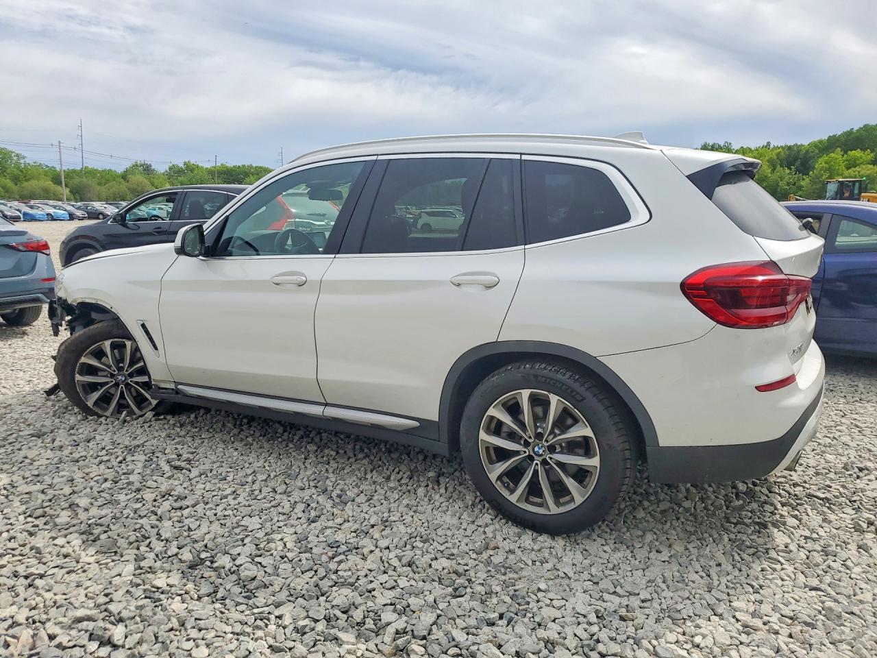 2019 BMW X3 xDrive30I - zdjęcie 2