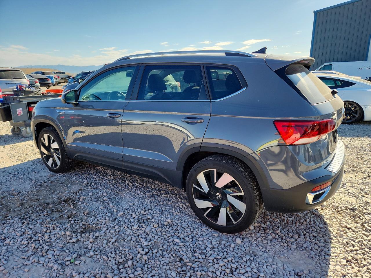 2024 Volkswagen Taos Sel - zdjęcie 2
