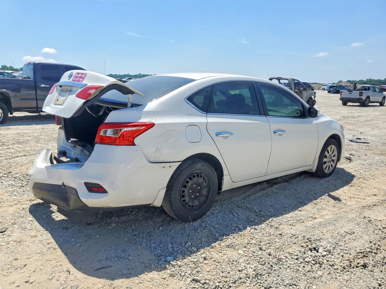 2019 Nissan Sentra S - zdjęcie 3