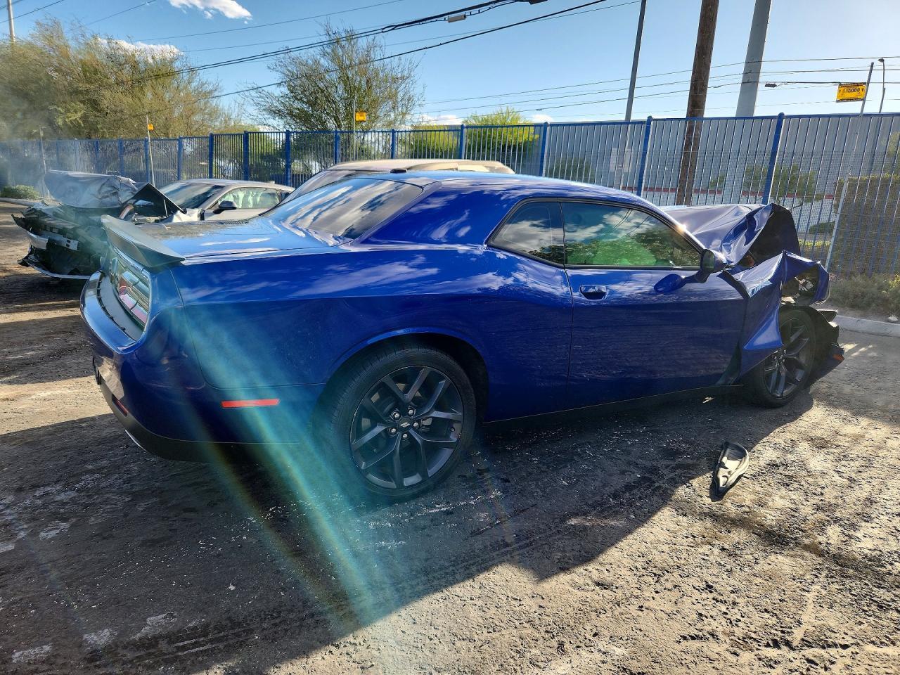 2021 Dodge Challenger Sxt - zdjęcie 3