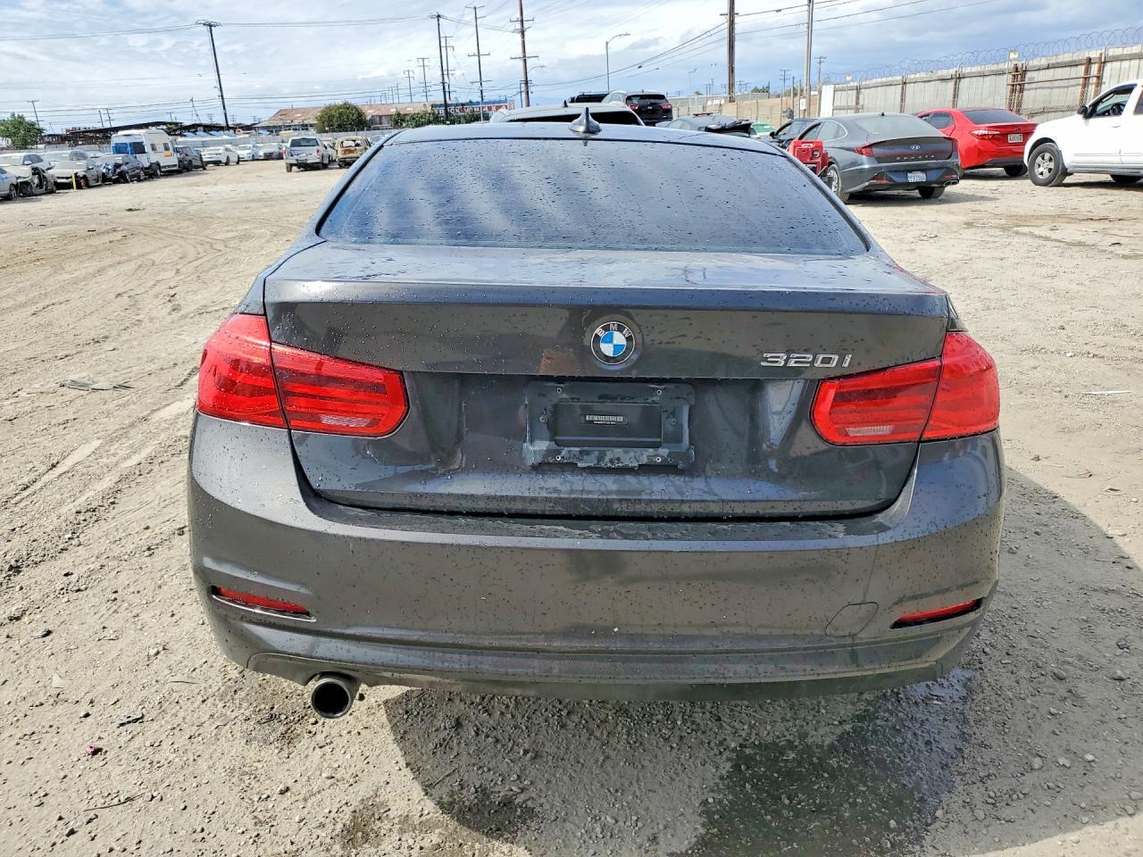 2016 BMW 320 I - zdjęcie 6