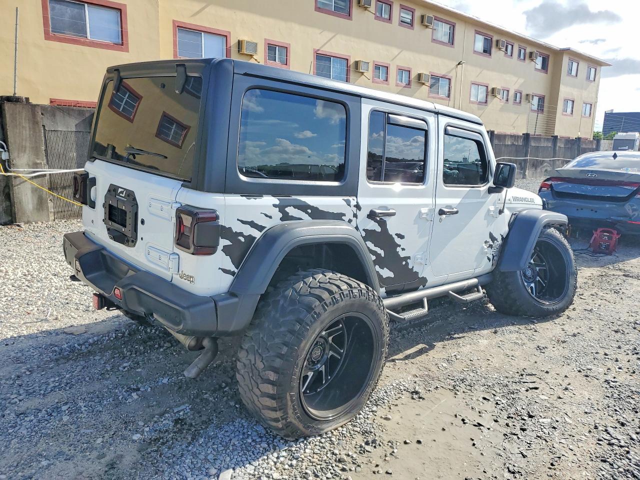 2018 Jeep Wrangler Unlimited Sport - zdjęcie 3