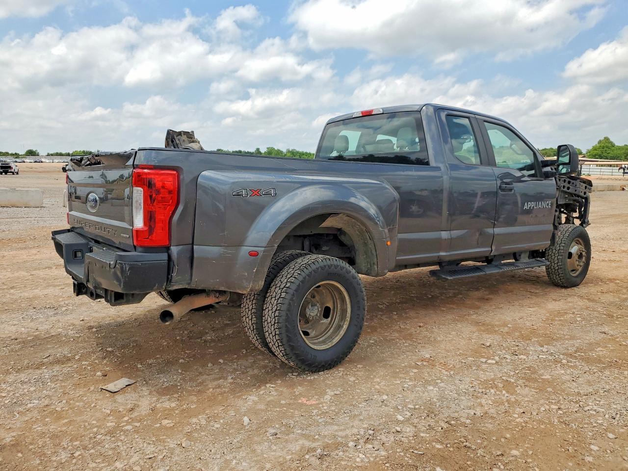 2017 Ford F350 Super Duty - zdjęcie 3