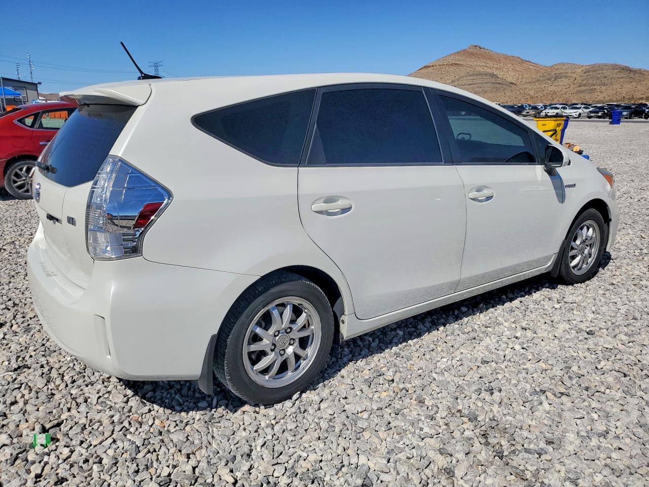 2014 Toyota Prius V Three - zdjęcie 3