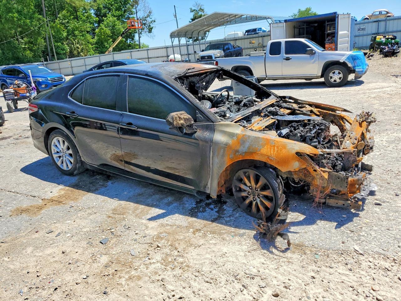 2018 Toyota Camry Le - zdjęcie 4