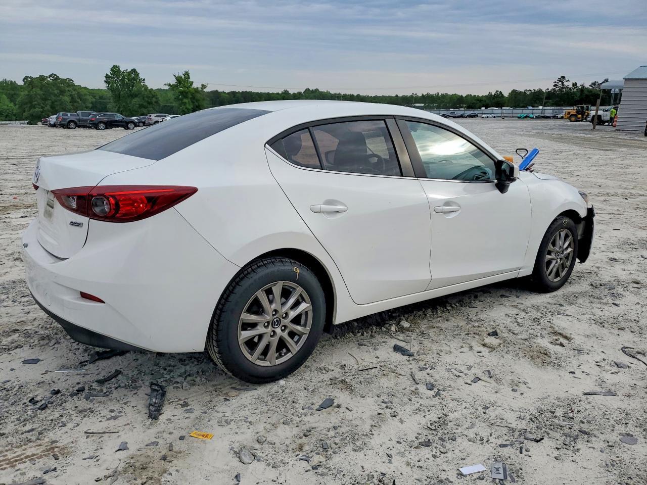 2017 Mazda 3 Sport - zdjęcie 3