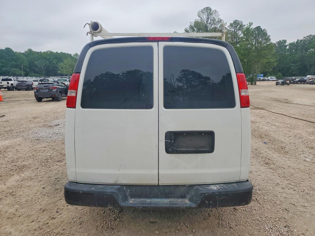 2020 Chevrolet Express G2500 - zdjęcie 6