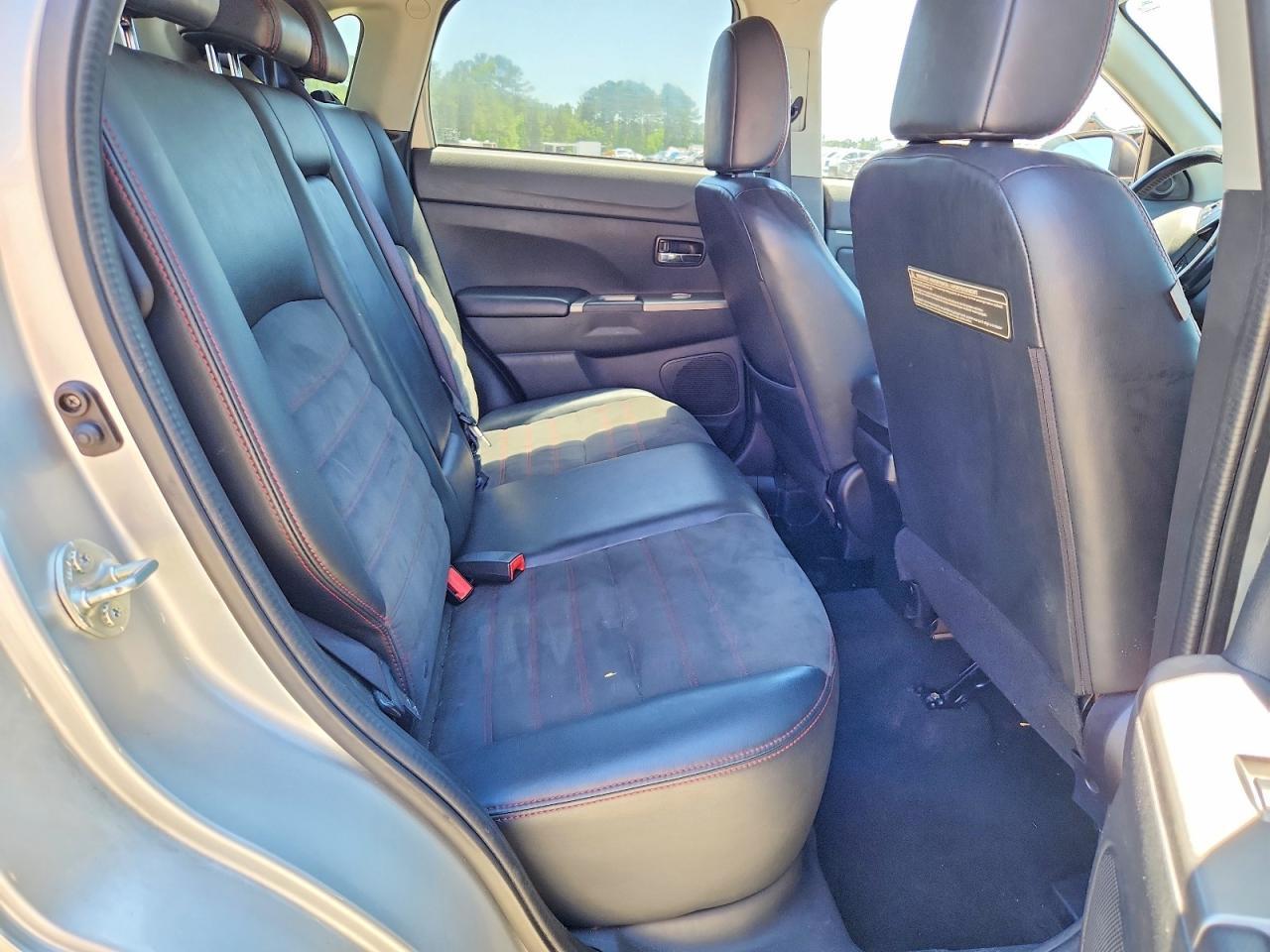 2018 Mitsubishi Outlander Sport Es - zdjęcie 11