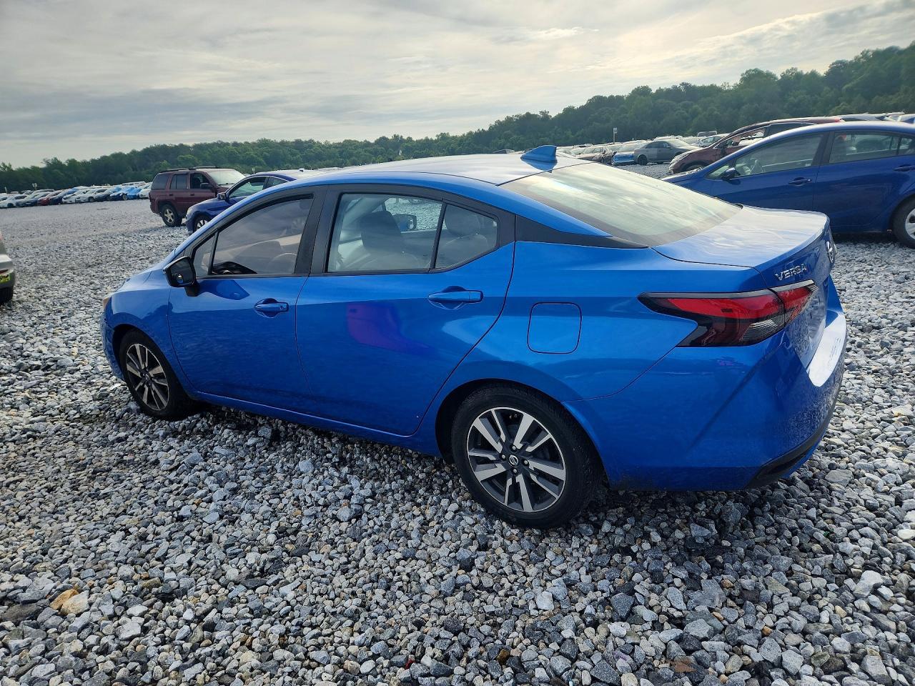 2021 Nissan Versa Sv - zdjęcie 2