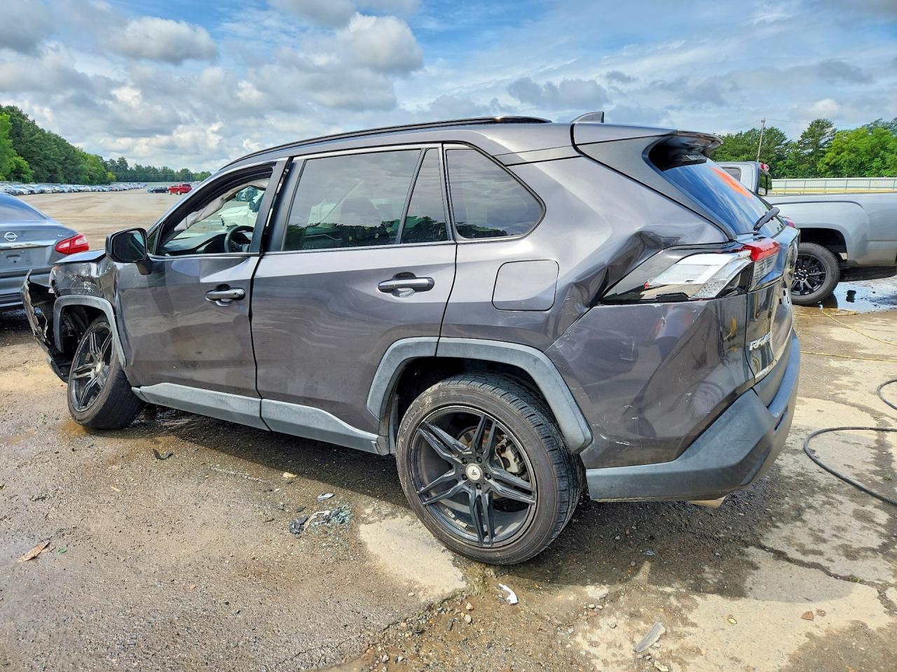 2020 Toyota Rav4 Le - zdjęcie 2