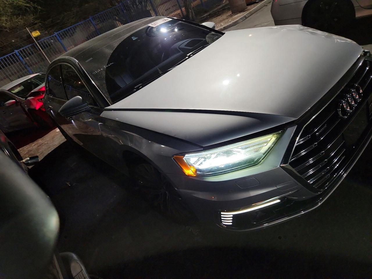 Audi A8 - zdjęcie 4