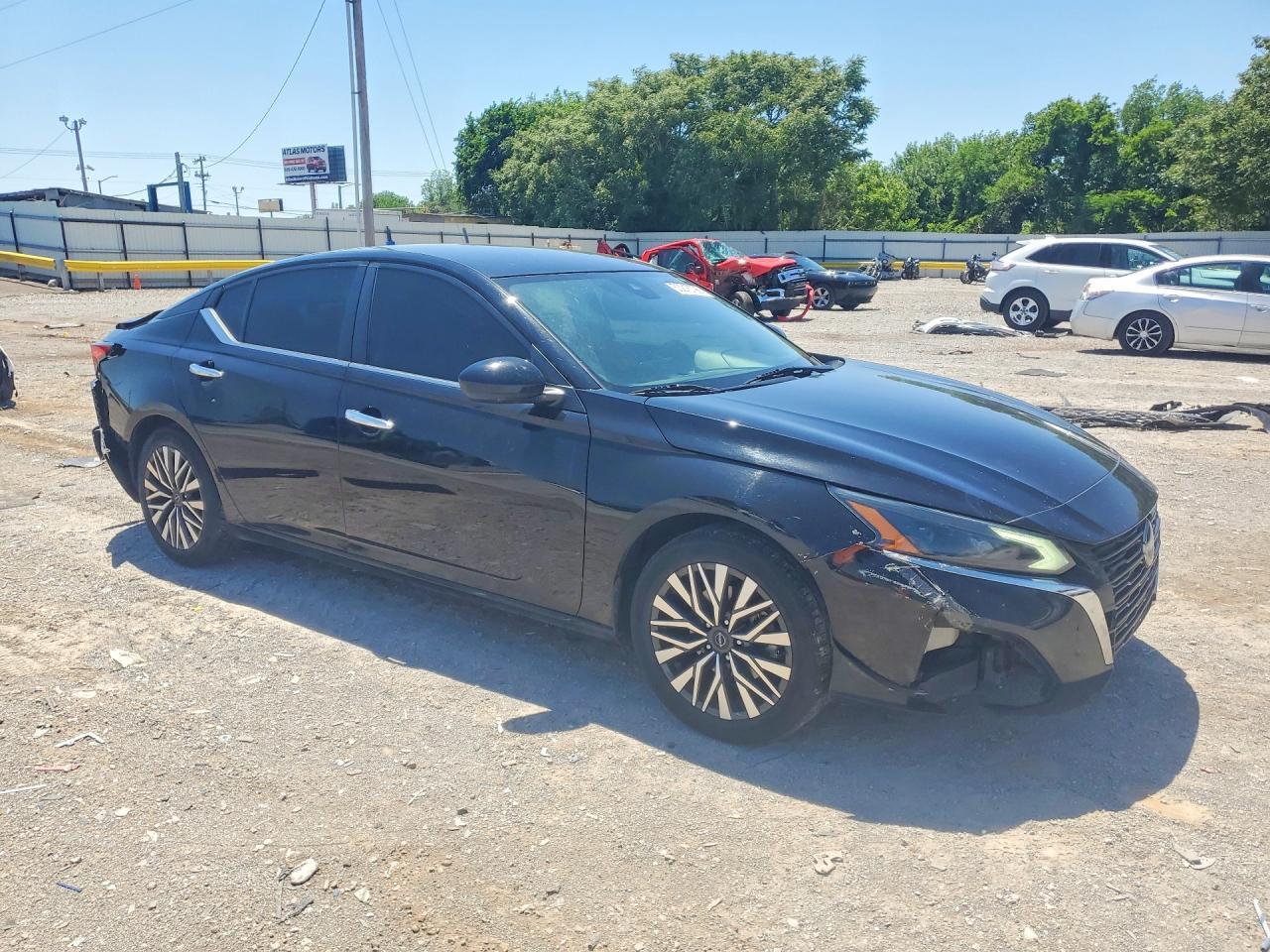 2023 Nissan Altima - zdjęcie 4