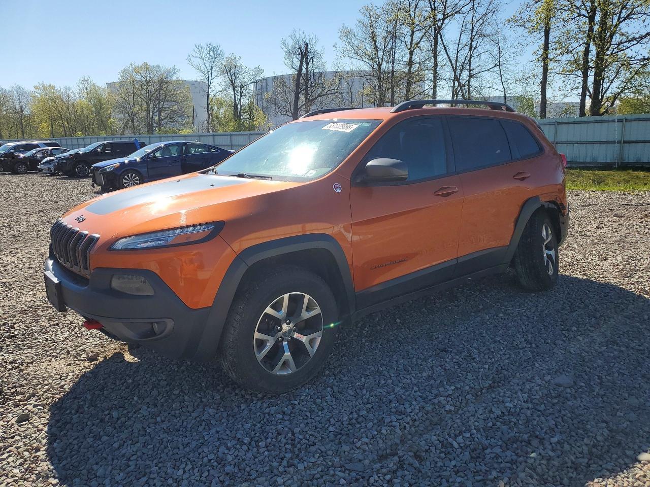 2016 Jeep Cherokee Trailhawk - zdjęcie główne