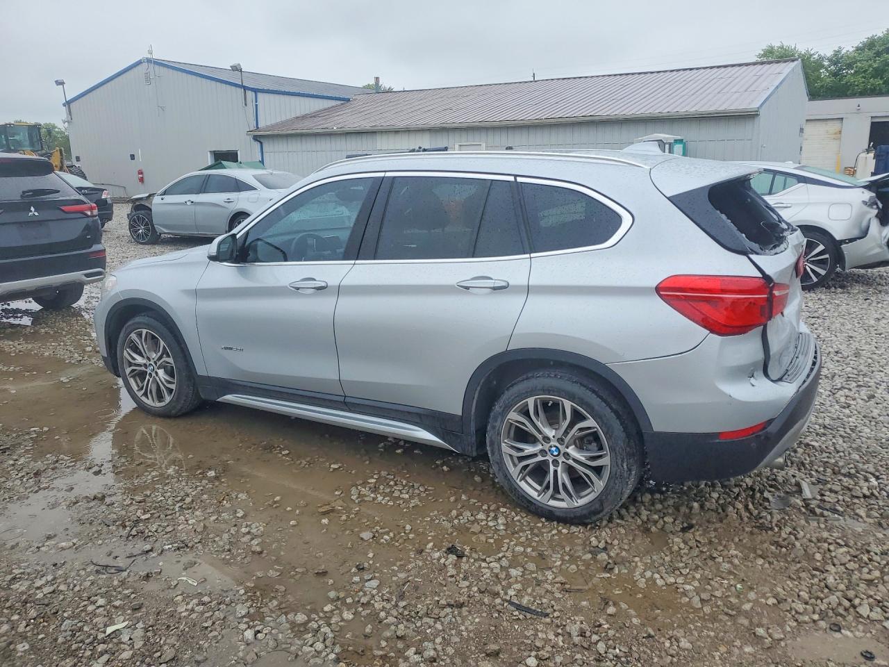 2016 BMW X1 xDrive28I - zdjęcie 2